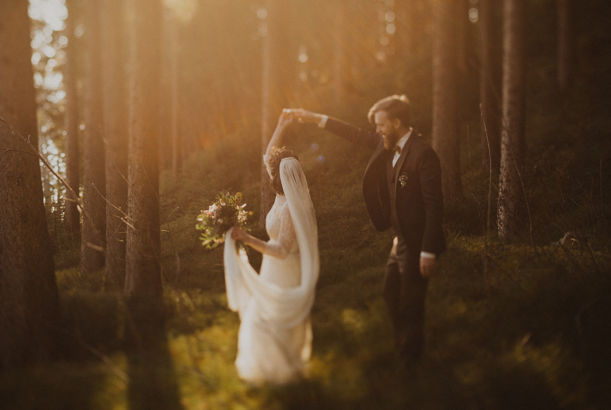 Hochzeitsfotograf - Schweizer Elopement in den Bergen. Wunderschönes Abendlicht mit Rahel & Nathan. - Sulamit Eschmann