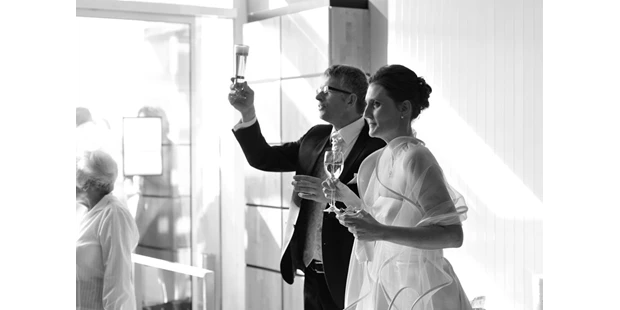 Hochzeitsfotos - PLZ 57644 (Deutschland) - Hochzeitsfoto von Christopher Kühn - Kühn Fotografie
https://www.kuehnfotografie.de - Kühn Fotografie