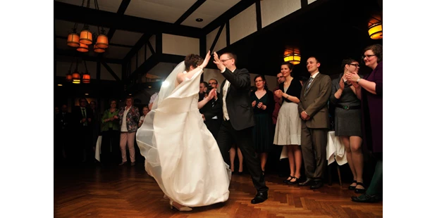 Hochzeitsfotos - Art des Shootings: After Wedding Shooting - Walluf - Hochzeitsfoto von Christopher Kühn - Kühn Fotografie
https://www.kuehnfotografie.de - Kühn Fotografie