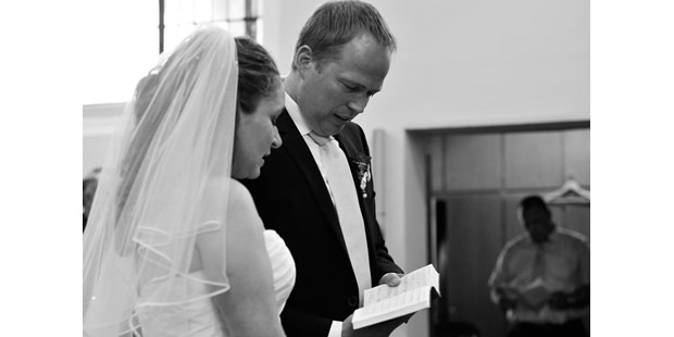 Hochzeitsfotos - Art des Shootings: After Wedding Shooting - PLZ 44379 (Deutschland) - Hochzeitsfoto von Christopher Kühn - Kühn Fotografie
https://www.kuehnfotografie.de - Kühn Fotografie