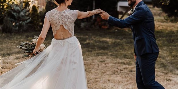 Hochzeitsfotos - Art des Shootings: Fotostory - Burgenland - Brautpaarshooting Weingut Wohlrab Sandy Alonso Photography - Sandy Alonso Photography