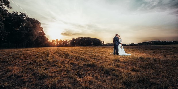 Hochzeitsfotos - Fotobox mit Zubehör - Ailertchen - Christof Oppermann - Authentic Wedding Storytelling