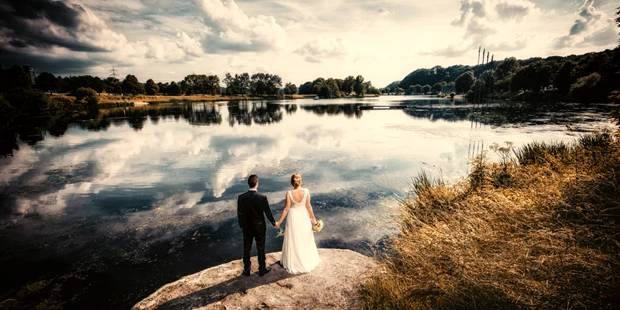 Hochzeitsfotos - Copyright und Rechte: Bilder auf Social Media erlaubt - Vöhl - Christof Oppermann - Authentic Wedding Storytelling
