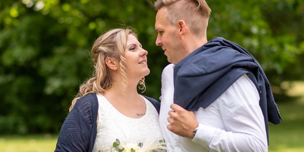 Hochzeitsfotos - Copyright und Rechte: Bilder auf Social Media erlaubt - Hahnheim - FotoMor