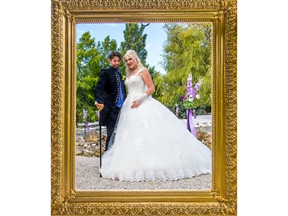 Hochzeitsfotos - Fotobox mit Zubehör - Ungerdorf (Gleisdorf) - Wedding Paradise e.U. Professional Wedding Photographer