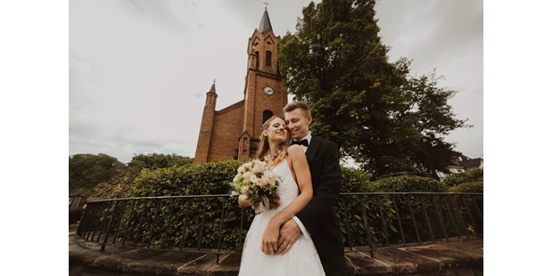 Hochzeitsfotos - zweite Kamera - Bonn - Hochzeit mit Julia & Gennadij - Linz am Rhein - Evangelische Kirche - Aurelian D Photography 