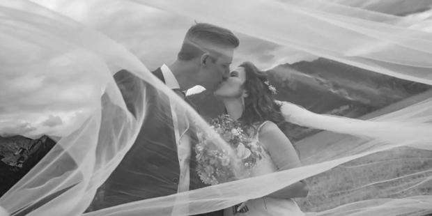 Hochzeitsfotos - Copyright und Rechte: Bilder auf Social Media erlaubt - Ossiachersee - Schleier - Melanie Timm