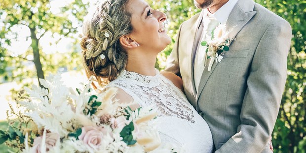 Hochzeitsfotos - Copyright und Rechte: Bilder auf Social Media erlaubt - Großweitzschen - Julia Pevchina