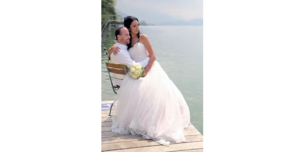 Hochzeitsfotos - Copyright und Rechte: Bilder auf Social Media erlaubt - Neckartailfingen - Hochzeitsfotograf Timea Cahenzli 