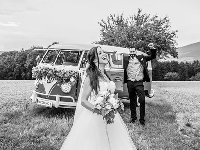 Hochzeitsfotos - Copyright und Rechte: Bilder auf Social Media erlaubt - Aich an der Straße - Helmut Schweighofer Hochzeitsfotograf