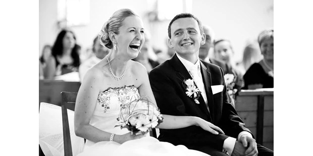 Hochzeitsfotos - Copyright und Rechte: Bilder auf Social Media erlaubt - Sussawitsch - Reportagefotografie, OÖ,
© Isabell Schatz - Ja-ich-will-Schatz