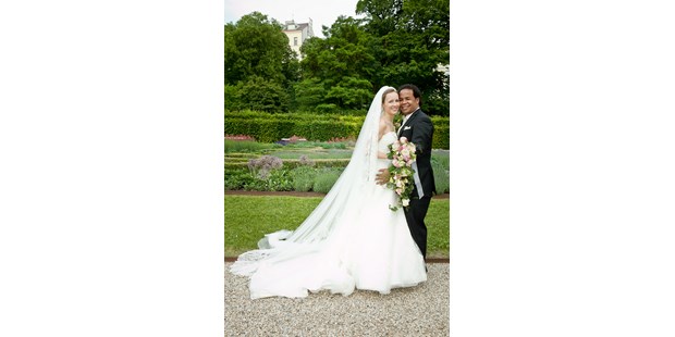 Hochzeitsfotos - Copyright und Rechte: Bilder auf Social Media erlaubt - PLZ 4972 (Österreich) - Portraitfotografie, Wien,
© Isabell Schatz - Ja-ich-will-Schatz
