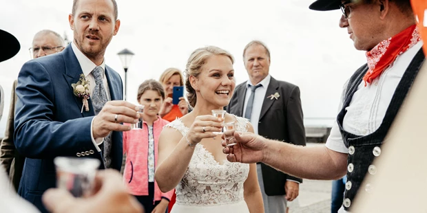 Hochzeitsfotos - Copyright und Rechte: Bilder auf Social Media erlaubt - Roggendorf (Schollach) - Anna Gerlinger