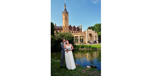 Hochzeitsfotos - Fotobox mit Zubehör - Kummer - Schloss Schwerin - Brautpaar-Shooting - BALZEREK, REINHARD