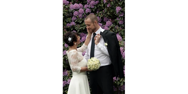 Hochzeitsfotos - Copyright und Rechte: Bilder kommerziell nutzbar - Börnicke (Landkreis Havelland) - Brautpaar beim Fotoshooting in Willigrad - BALZEREK, REINHARD