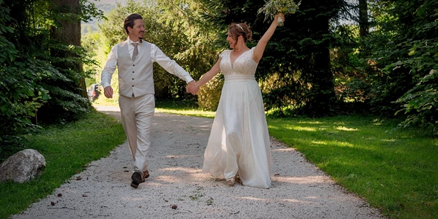 Hochzeitsfotos - Copyright und Rechte: Bilder auf Social Media erlaubt - PLZ 6708 (Österreich) - amnesia-wedding