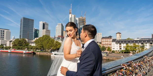 Hochzeitsfotos - Copyright und Rechte: Bilder auf Social Media erlaubt - Kirchlauter - Hochzeitsfotograf Frankfurt Masood Aslami