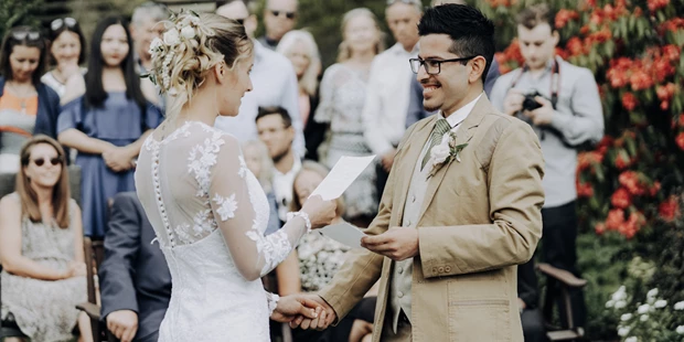 Hochzeitsfotos - Copyright und Rechte: Bilder auf Social Media erlaubt - Höfen an der Enz - Luisa Reis