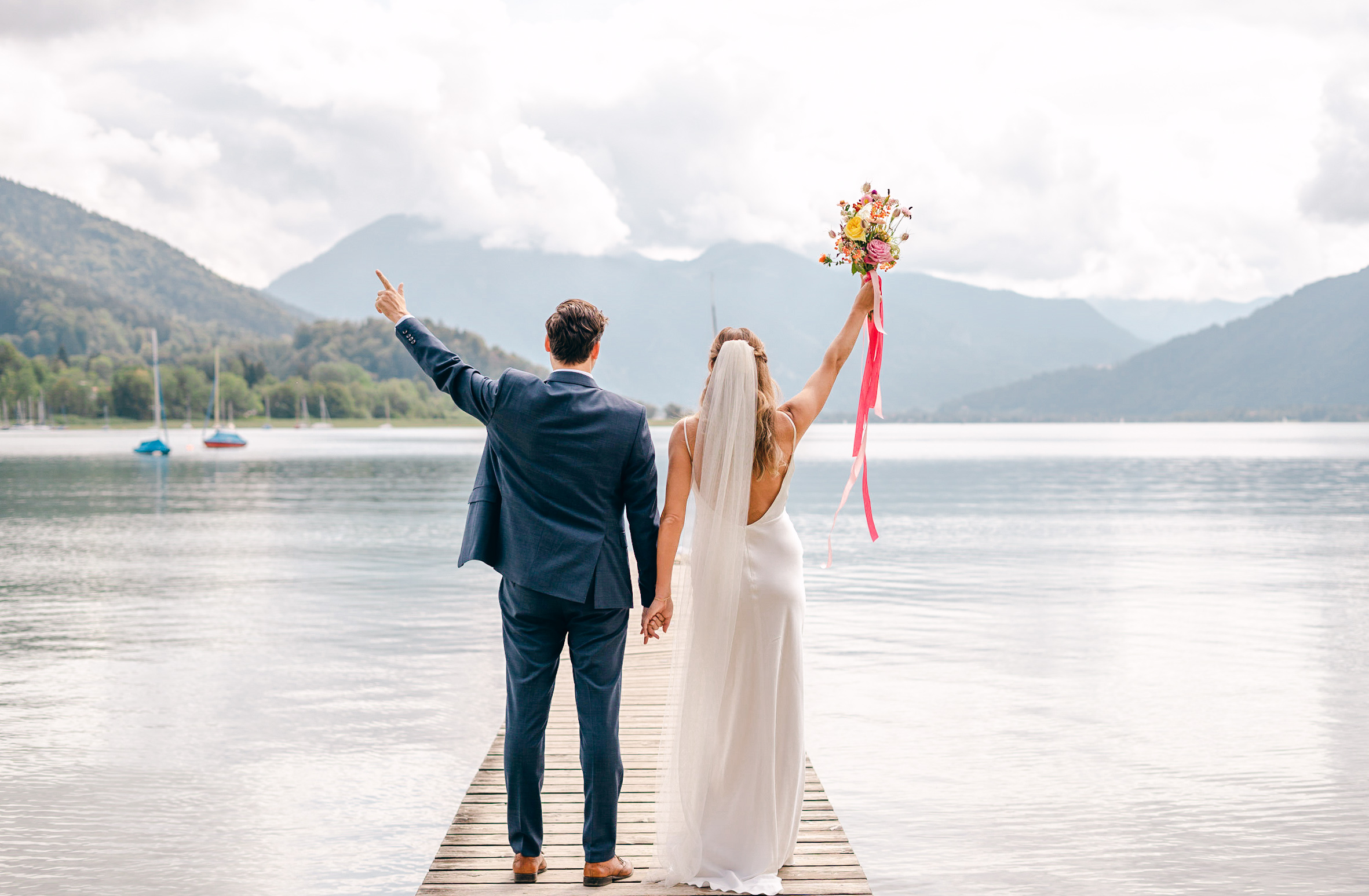 Hochzeitsfotograf - Brautpaarportrait am See. - Tetyana Pirker
