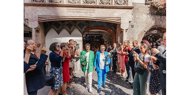 Hochzeitsfotos - Art des Shootings: After Wedding Shooting - Wattens - Standesamt Goldenes Dachl Innsbruck - Sabine Thaler-Haubelt Photography