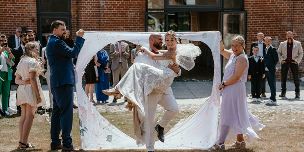 Hochzeitsfotos - Copyright und Rechte: Bilder auf Social Media erlaubt - Wittenberge - TrueToYou