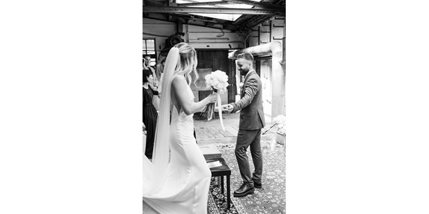 Hochzeitsfotos - Art des Shootings: Portrait Hochzeitsshooting - Schwäbische Alb - Josia Numrich Hochzeitsfotografie