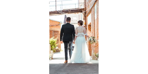 Hochzeitsfotos - Copyright und Rechte: Bilder auf Social Media erlaubt - Grafenhausen - Josia Numrich Hochzeitsfotografie
