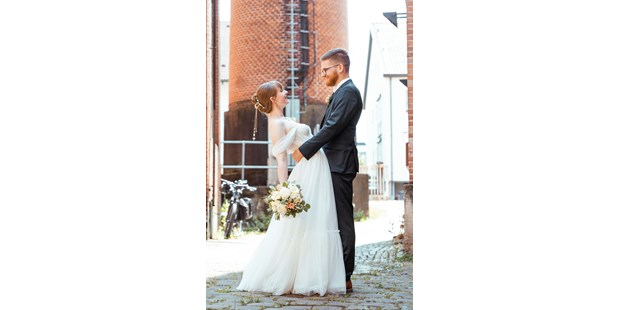 Hochzeitsfotos - Copyright und Rechte: Bilder auf Social Media erlaubt - Schwanau - Josia Numrich Hochzeitsfotografie