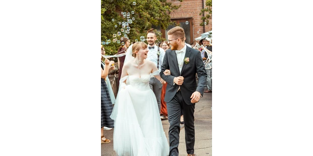 Hochzeitsfotos - Copyright und Rechte: Bilder auf Social Media erlaubt - Großerlach - Josia Numrich Hochzeitsfotografie