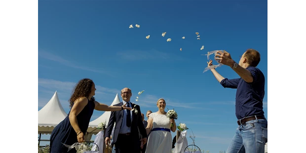 Hochzeitsfotos - Art des Shootings: Trash your Dress - Molfsee - Hochzeitsfotograf Helge Peters - Mo´s Fotostudio