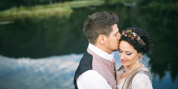 Hochzeitsfotos - Fotobox mit Zubehör - Fucking - Liebe in den Bergen. - Forma Photography - Manuela und Martin