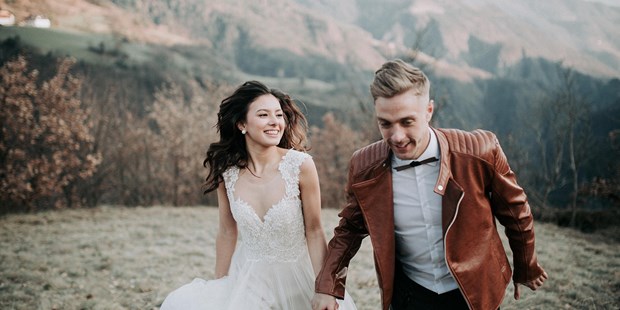 Hochzeitsfotos - Videografie buchbar - Höhenwald - Liebeslauf - Forma Photography - Manuela und Martin