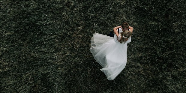 Hochzeitsfotos - Berufsfotograf - Brunn (Straßwalchen) - Liebe von oben. - Forma Photography - Manuela und Martin