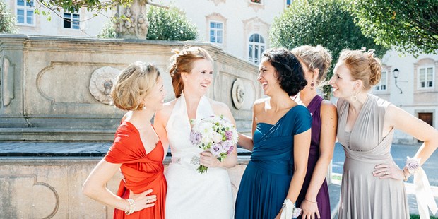 Hochzeitsfotos - Königsberger Straße - Freundinnen - Fotografin Maria Gadringer  - Maria Gadringer