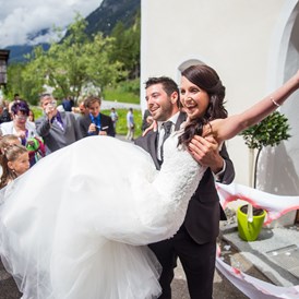 Hochzeitsfotograf: Ein Bild aus der Hochzeit mit Cindy und Michael im Tiroler Pitztal - click & smile photography