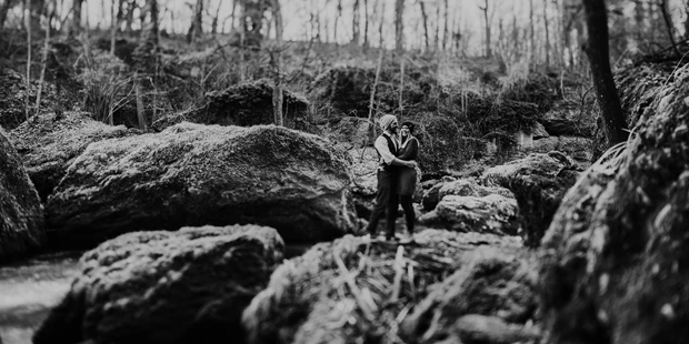 Hochzeitsfotos - Art des Shootings: Trash your Dress - Maria-Lanzendorf - Verlobungsshooting NÖ 2017 / Engagementshooting - Weddingstyler
