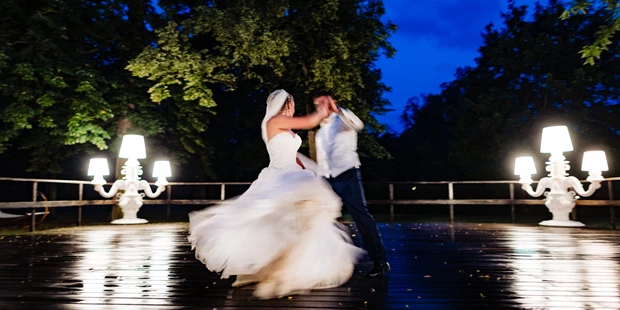 Hochzeitsfotos - Art des Shootings: Trash your Dress - Maria-Lanzendorf - Jenny & Dominic 2019 - Weddingstyler