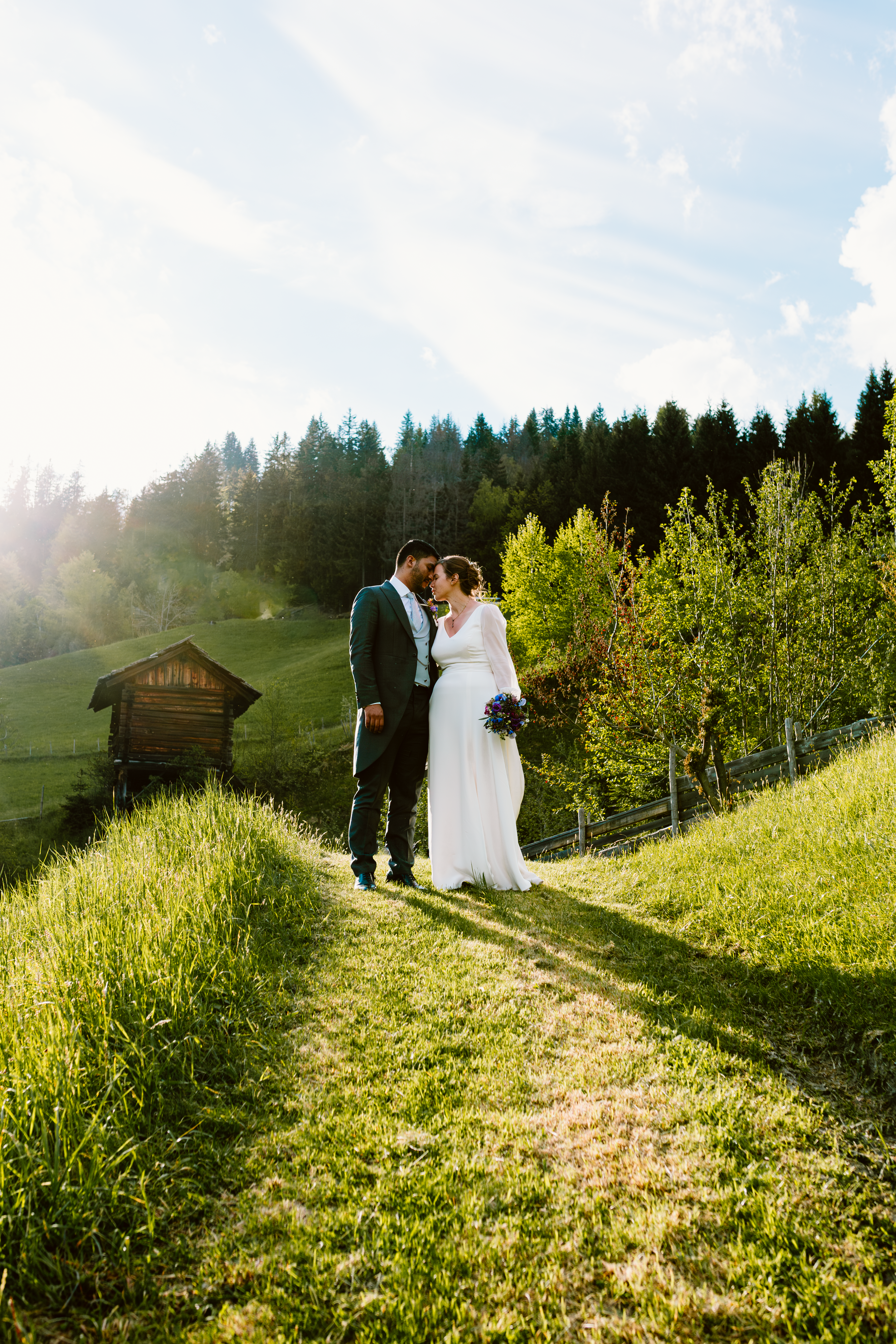 Hochzeitsfotos - Art des Shootings: Prewedding Shooting - Neumarkt am Wallersee - Brautpaar Lesachtal - storymanufaktur. 