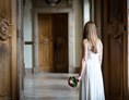 Hochzeitsfotograf: Warten auf den Bräutigam im Schloss Mirabell Salzburg - FOTO FLAUSEN - Andreas Brandl
