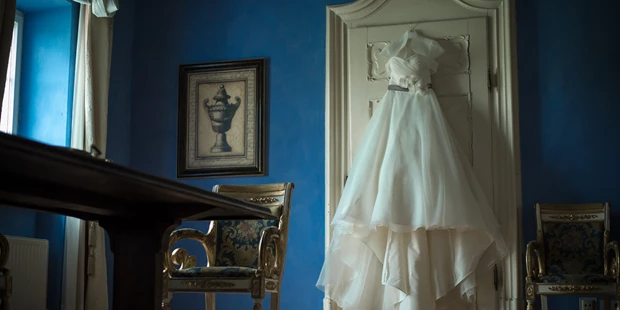 Hochzeitsfotos - Fotostudio - Wels (Wels) - Brautkleid im Fürstenzimmer vom Schlosshotel Iglhauser in Mattsee - FOTO FLAUSEN - Andreas Brandl