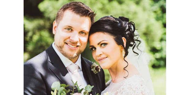 Hochzeitsfotos - Art des Shootings: Trash your Dress - Maria-Lanzendorf - Schloss Atzenbrugg - Vertraut - Uwe Rustenbeck Photography