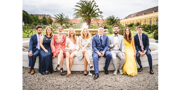 Hochzeitsfotos - Art des Shootings: Trash your Dress - Maria-Lanzendorf - Schönbrunn - Am Brunnen - Uwe Rustenbeck Photography