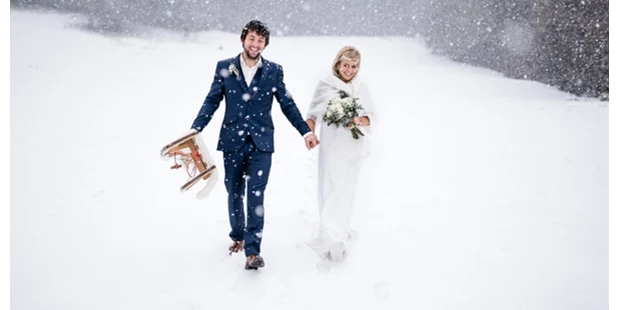 Hochzeitsfotos - PLZ 82515 (Deutschland) - Winter Hochzeit | Susi & Woifi | Mondsee - Birgit Schulz Fotografin