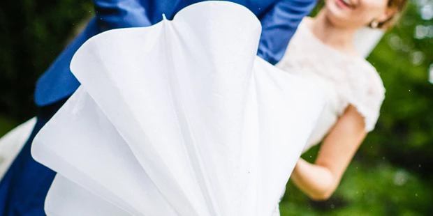 Hochzeitsfotos - Art des Shootings: Prewedding Shooting - Burgenland - Regenschirm - WK photography