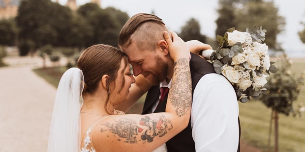 Hochzeitsfotos - Stralsund - Ein Brautpaarshooting am Schweriner Schloss. - RISPA-Fotografie