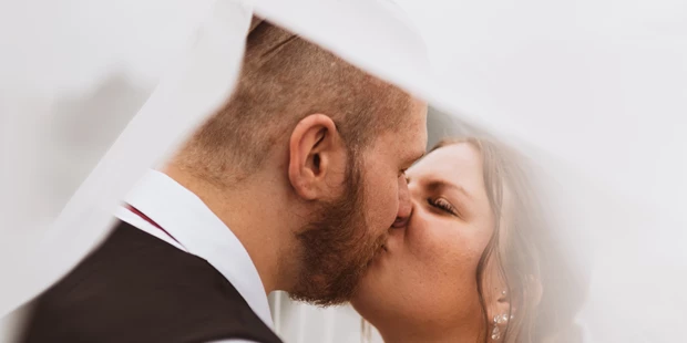 Hochzeitsfotos - Stralsund - Ein Brautpaarshooting am Schweriner Schloss. - RISPA-Fotografie