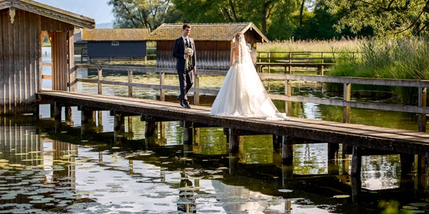 Hochzeitsfotos - Art des Shootings: Hochzeits Shooting - Oberbayern - Brautpaar-shooting am Chiemsee im Gut Aiterbach - Wolfgang Burkart Fotografie