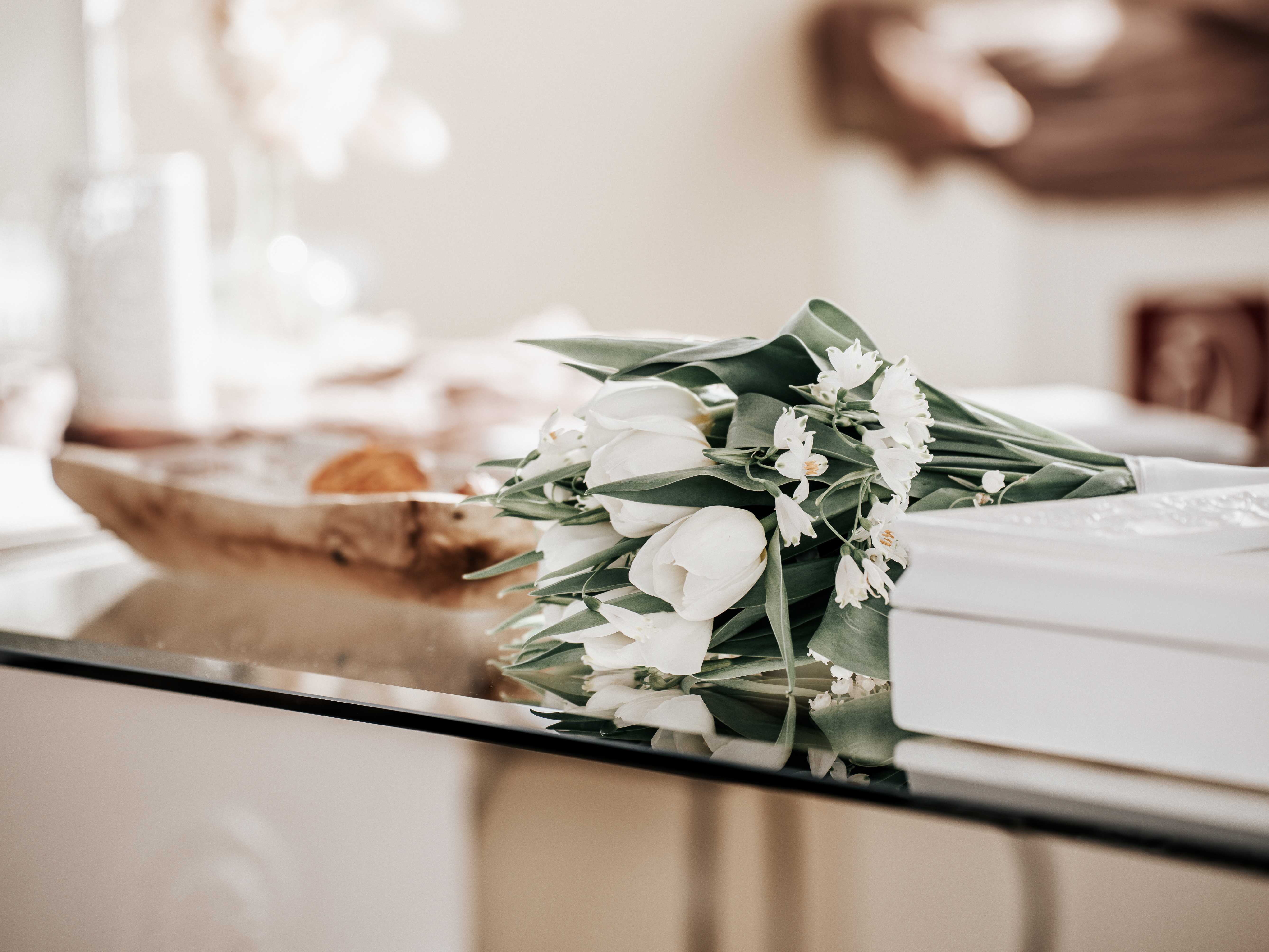 Hochzeitsfotos - Art des Shootings: Hochzeits Shooting - Stralsund - Brautstrauß - Bride & Light I Hochzeitsfotograf und Brautstyling auf Rügen