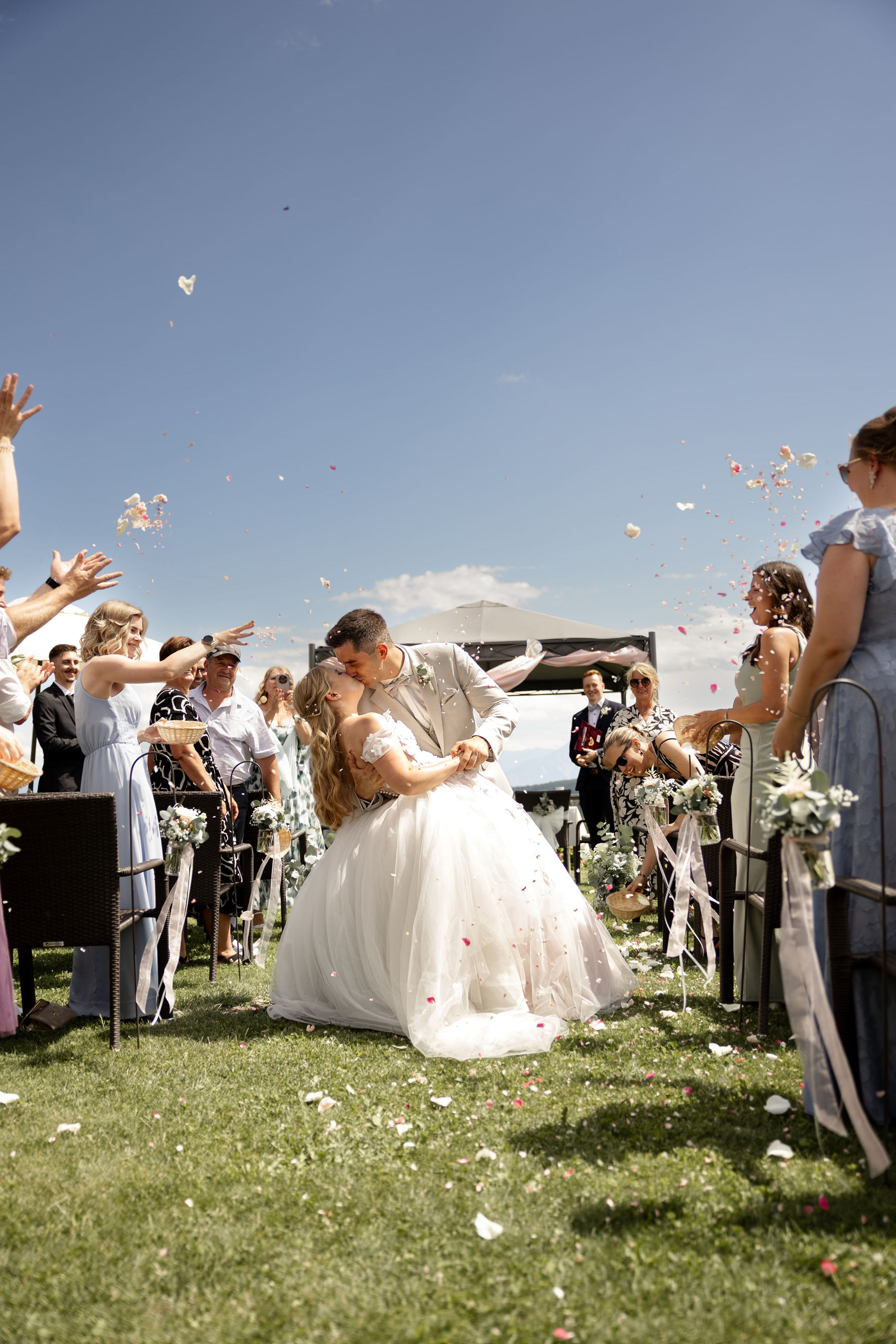 Hochzeitsfotos - Völkermarkt - Hochzeitsfotograf Kärnten - Trauung im Freien - Johanna Bacher Fotografie