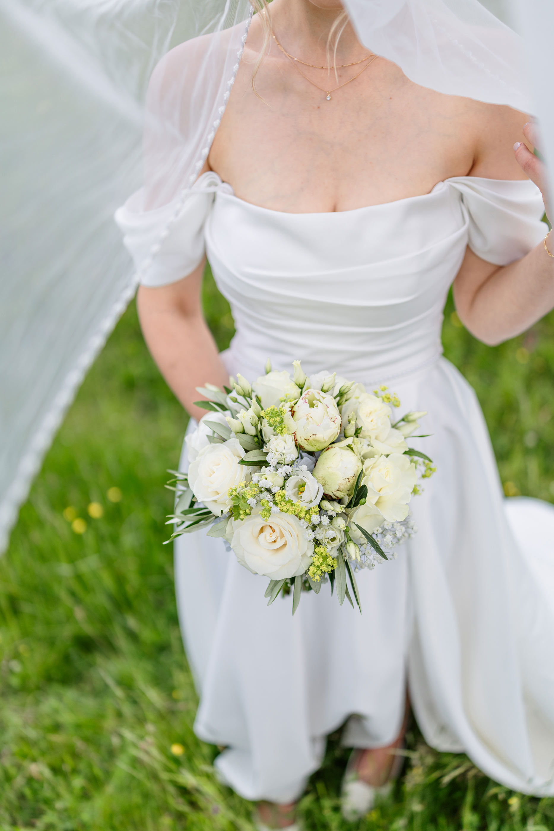 Hochzeitsfotos - Völkermarkt - Hochzeitsfotograf Kärnten - Hochzeitsbilder in der Natur - Johanna Bacher Fotografie